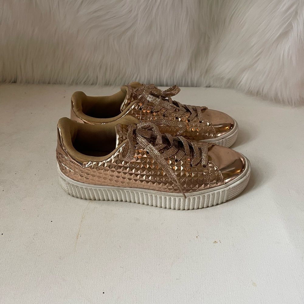 Herstyle Stacey Rose gold low top lace up sneakers size 8